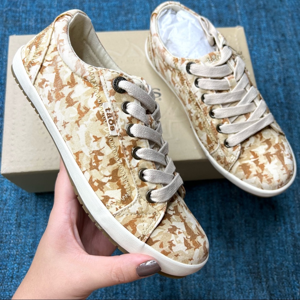 Taos Star Sneakers in Desert Camo Casual Comfort Shoes Women's Size 6 NIB